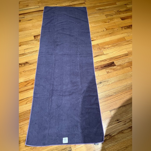 Gaiam Yoga Mat Towel NWT - Picture 3 of 6